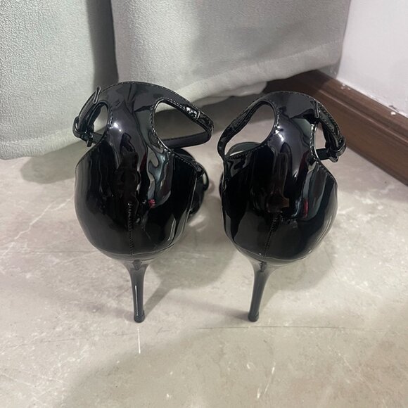 Saint Laurent Cassandra Sandals In Patent Leather - Picture 5 of 6